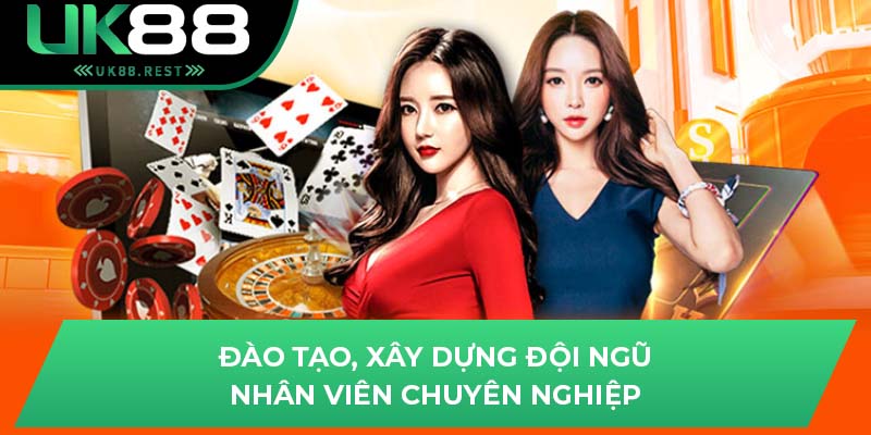 Đào tạo, xây dựng đội ngũ nhân viên chuyên nghiệp